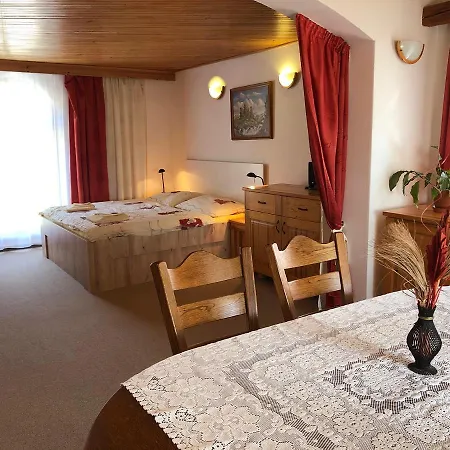 Casa de hóspedes Surf 3*